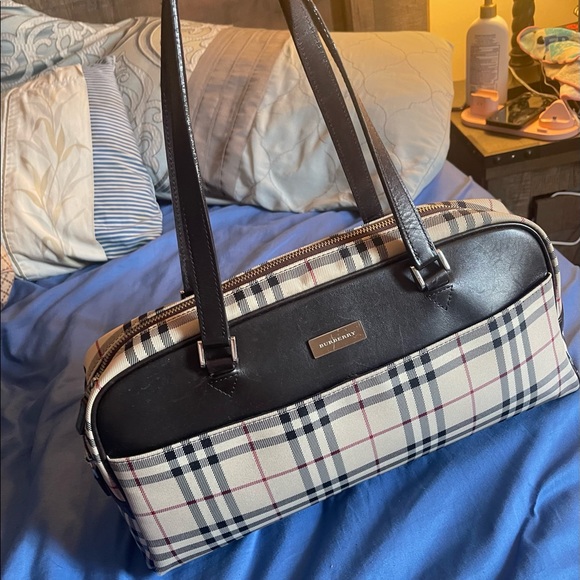 Authentic Burbery Novacheck Shoulder bag - Picture 11 of 11